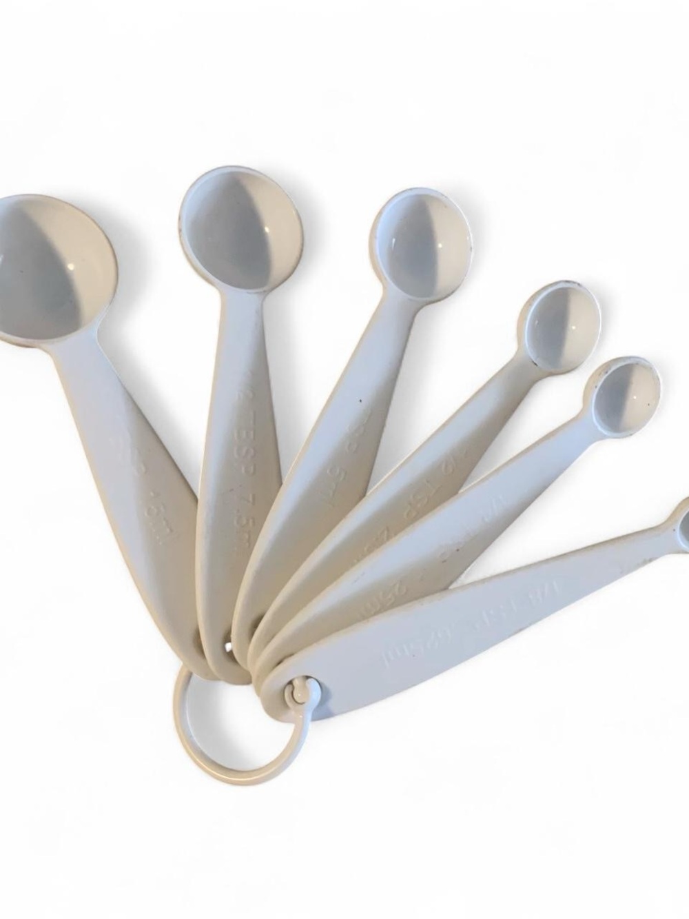 White Plastic Measuring Spoon Set
